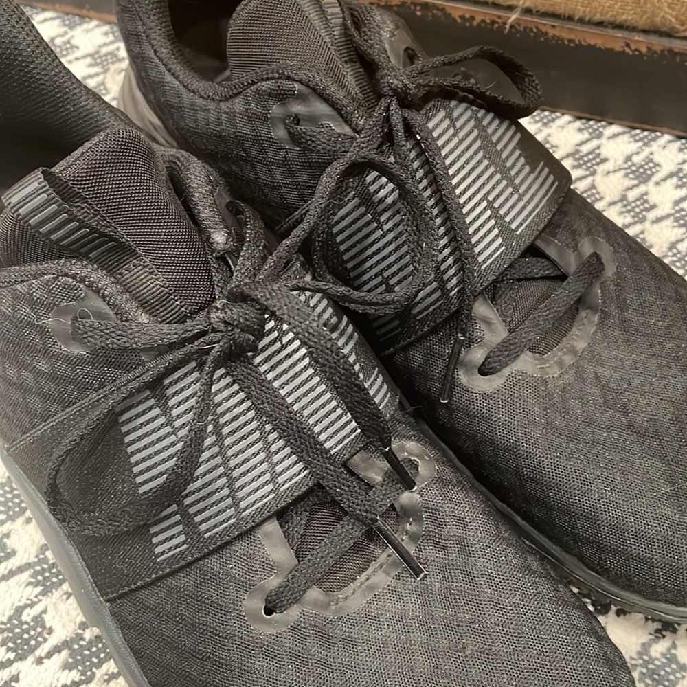 Nike shoes - Picture 5 of 13